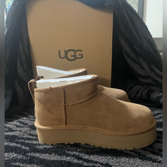 Kids Classic Ultra Mini Platform UGG size 4 Chestnut - Picture 5 of 11